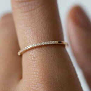 PAVE DAINTY GOLD BAND | MELANIE AULD